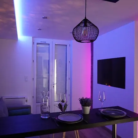 Chic & Moderne Avec Balcon 아파트 *