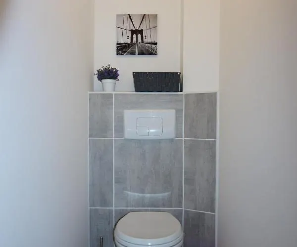 아파트 Chic & Moderne Avec Balcon 라로츠수르욘